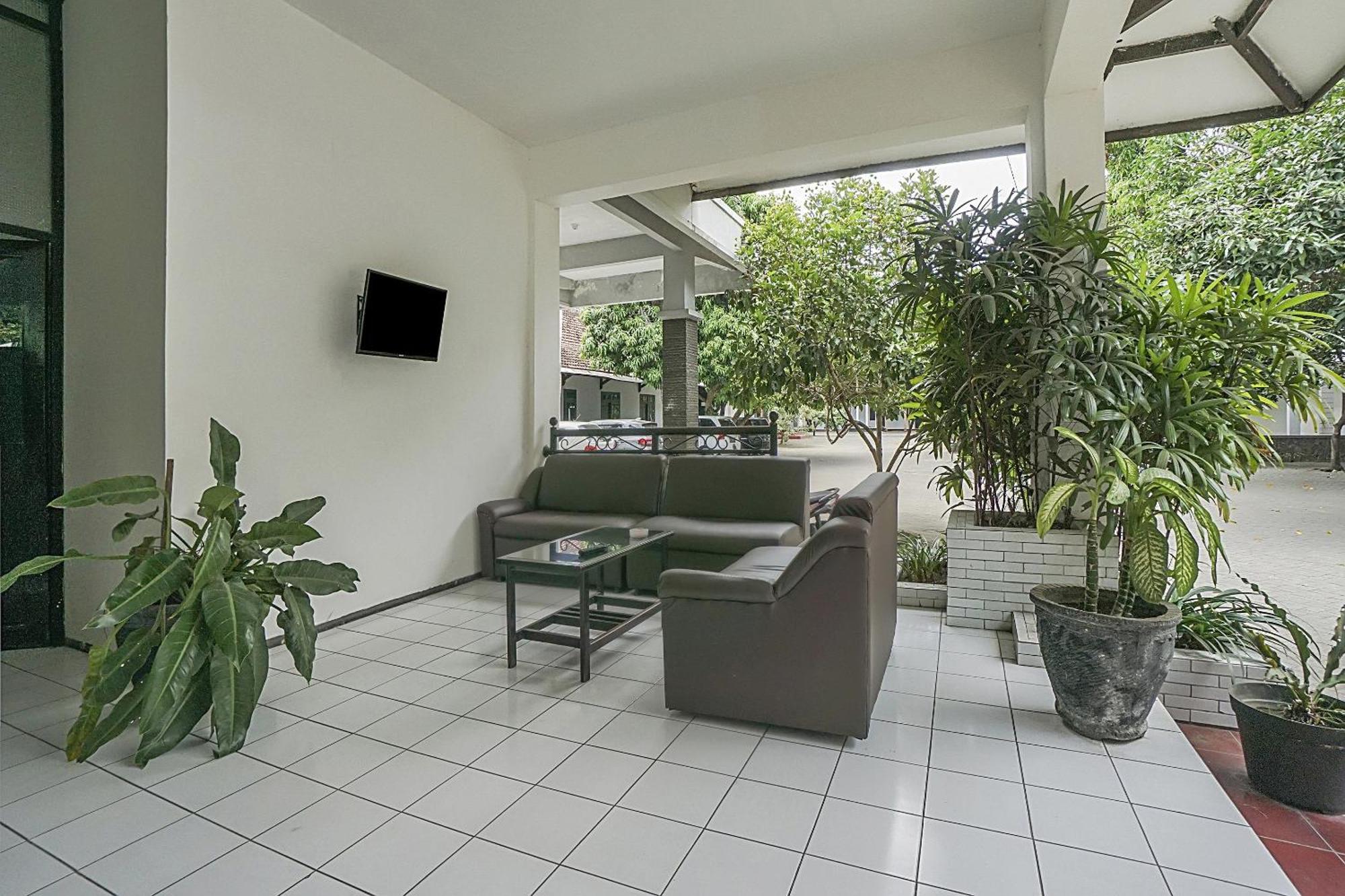 Collection O 90589 Palem Garden Hotel Tulungagung Extérieur photo