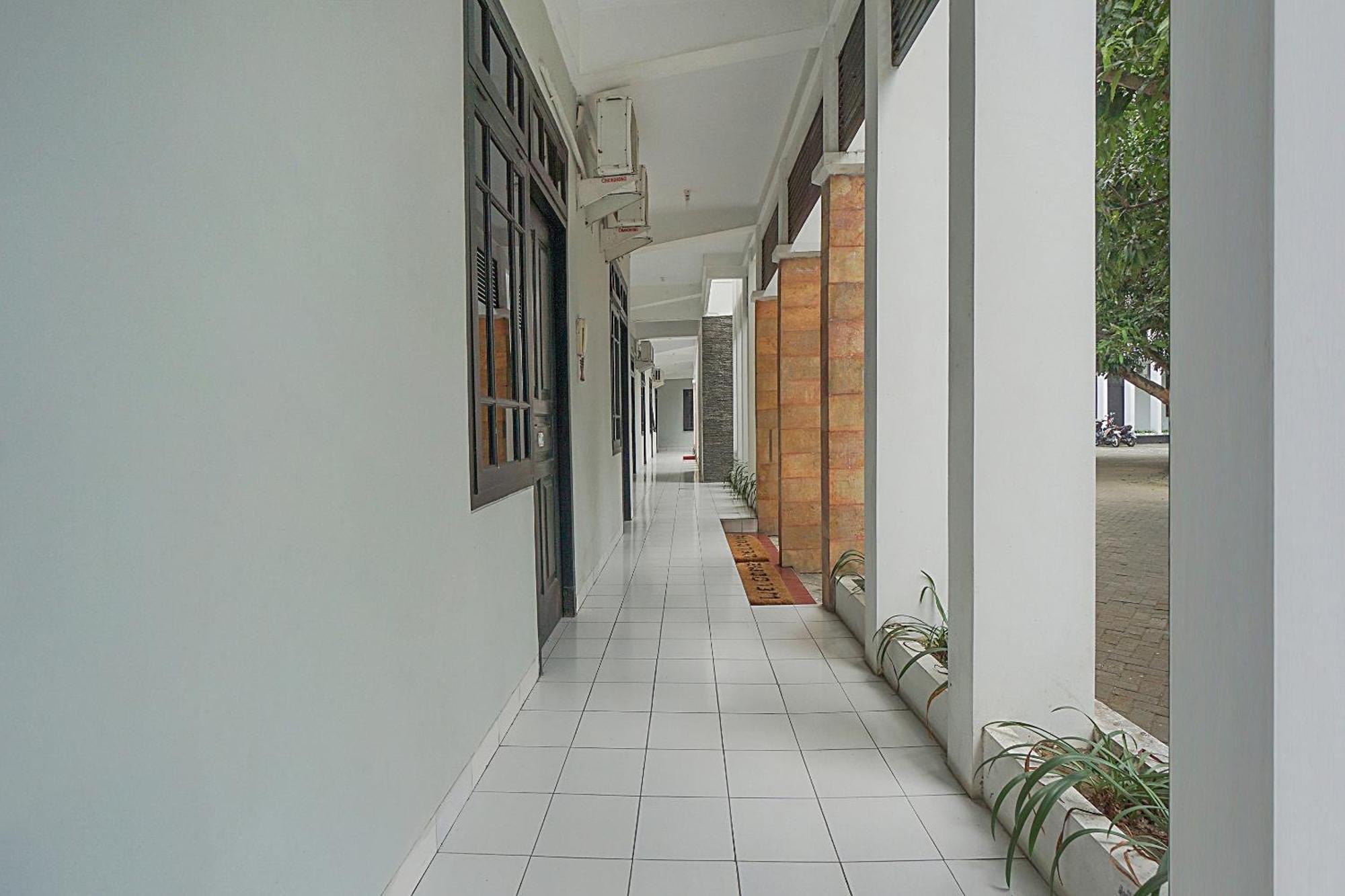 Collection O 90589 Palem Garden Hotel Tulungagung Extérieur photo